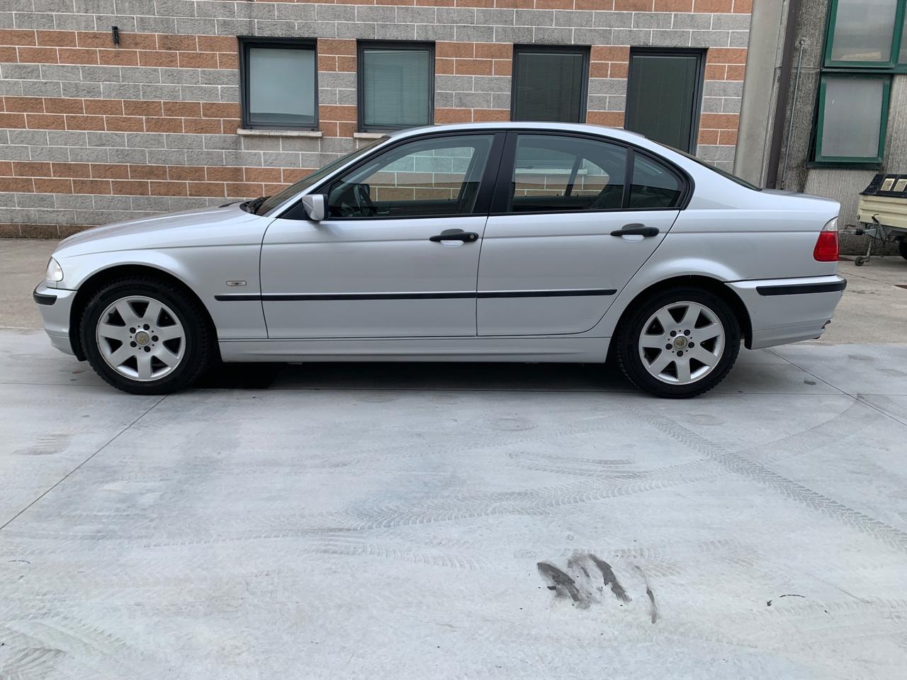 Bmw 318i unico prop.