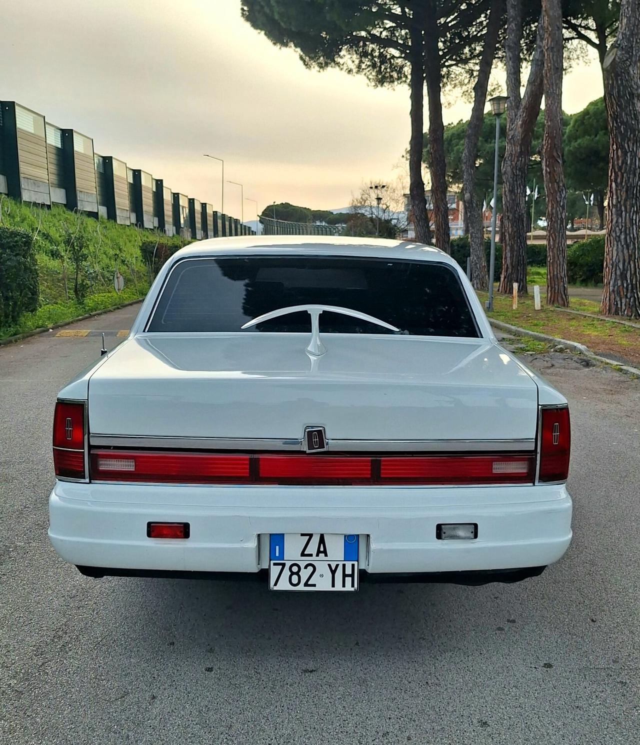 Lincoln Continental LIMOUSINE Town Car Stretch 9 Posti