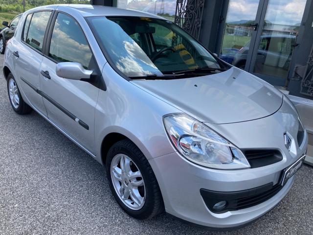 RENAULT Clio 1.4 16V 5 porte Dynamique NEOPATENTATI