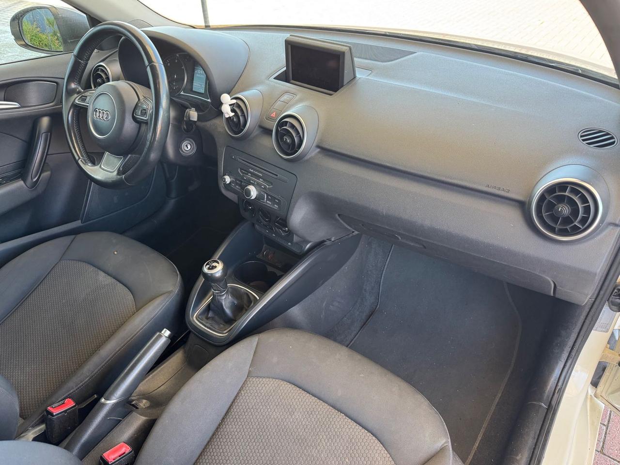 Audi A1 Admired 1.6 TDI #6654
