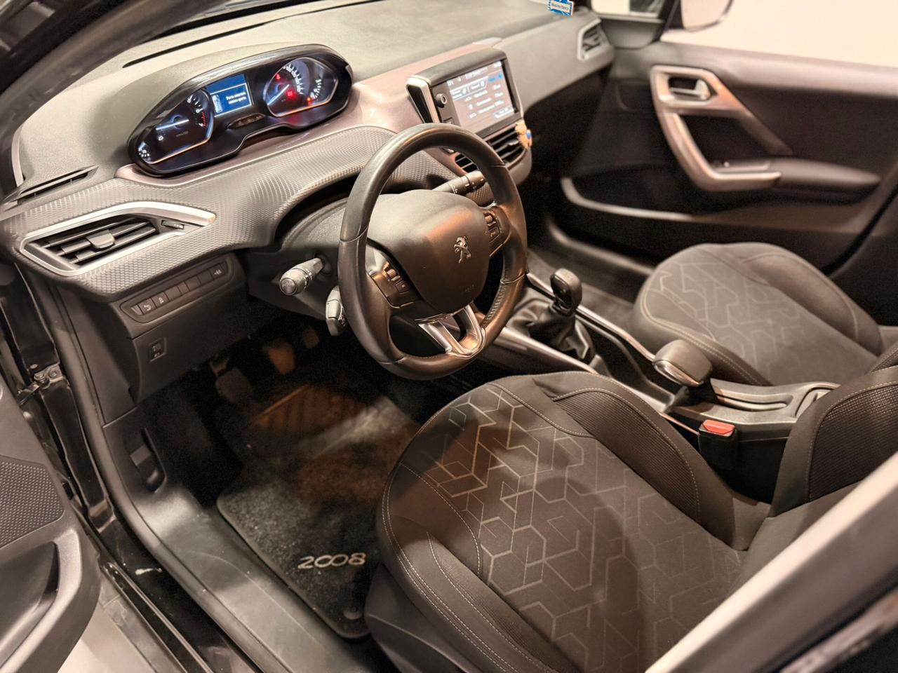 Peugeot 2008 1.2 VTi 82CV Allure