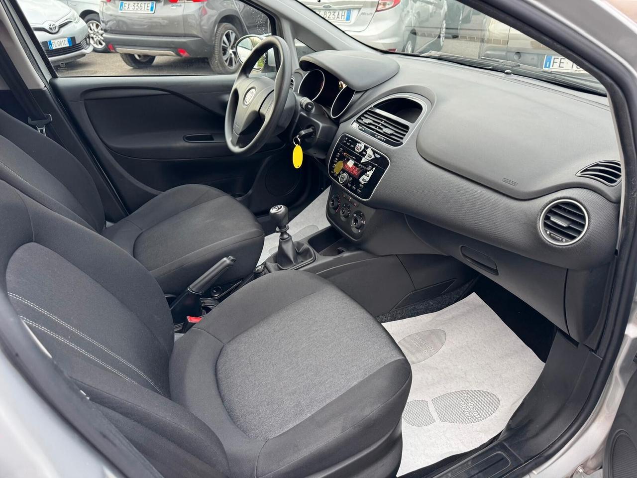 Fiat Punto 1.2 BENZ 5 PORTE KM 64000 - 2015