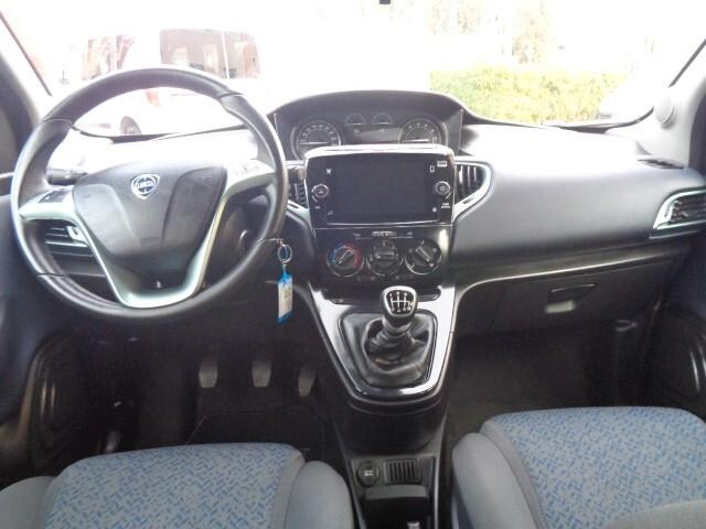 Lancia Ypsilon 1.0 FireFly 5 porte S&S Hybryd Gold