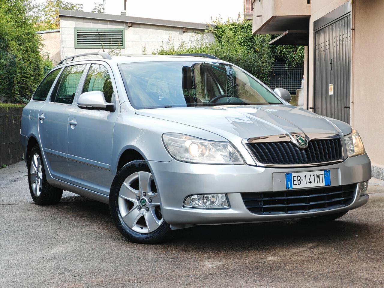 Skoda Octavia 1.6 TDI 105cv DSG / 78.000km / Unipro