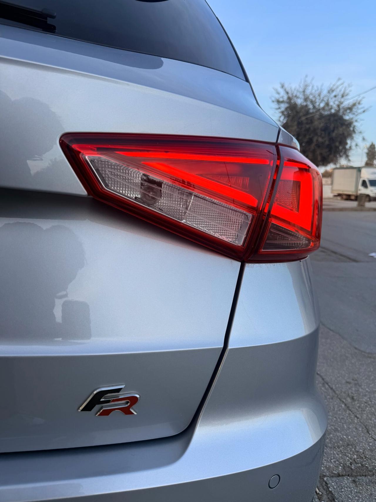 Seat Arona 1.0 TGI FR BENZINA/METANO DI SERIE, CON APPLE CARPLAY,ANDROID AUTO,TELECAMERA,NAVI,FULL LED