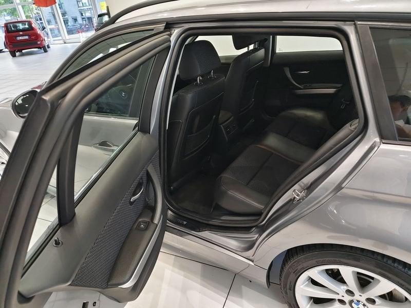 BMW Serie 3 320d CAT Touring xdrive Attiva*4x4*