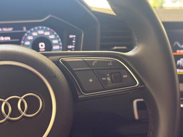 AUDI A1 citycarver 30 TFSI Identity Contrast