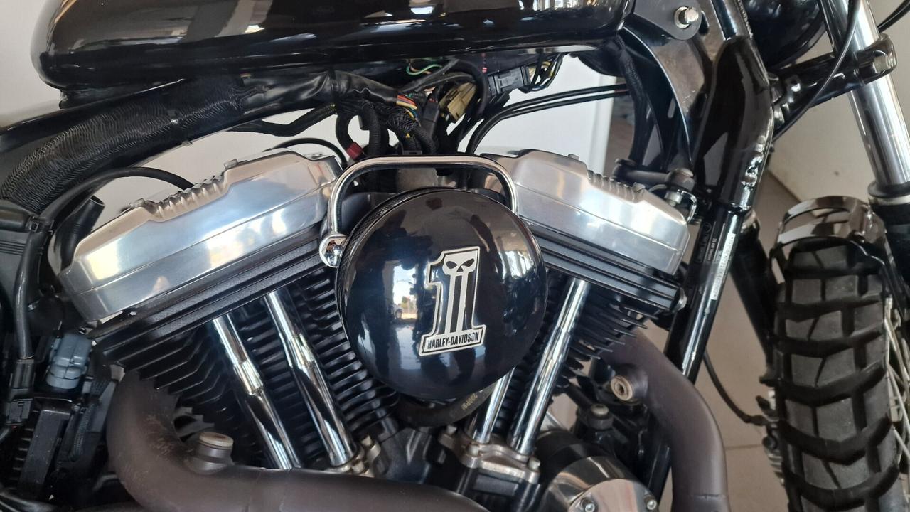 Harley-Davidson XL 883 CAFE' RACER