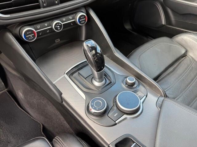 Alfa Romeo Giulia 2.2 Turbodiesel 210 CV AT8 AWD Q4 Veloce 2017