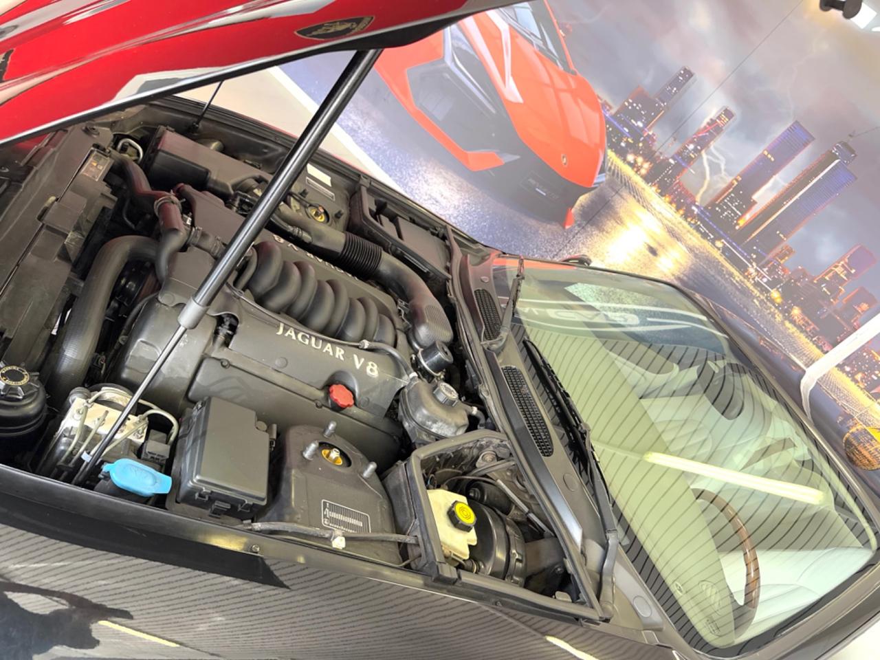 JAGUAR XK8 4.0 BENZ V8 284CV OK PERMUTE VEICOLO FINANZIABILE