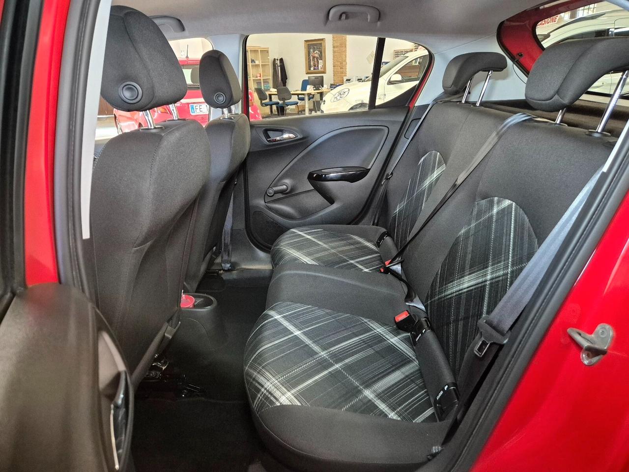 Opel Corsa 1.2 5 porte b-Color