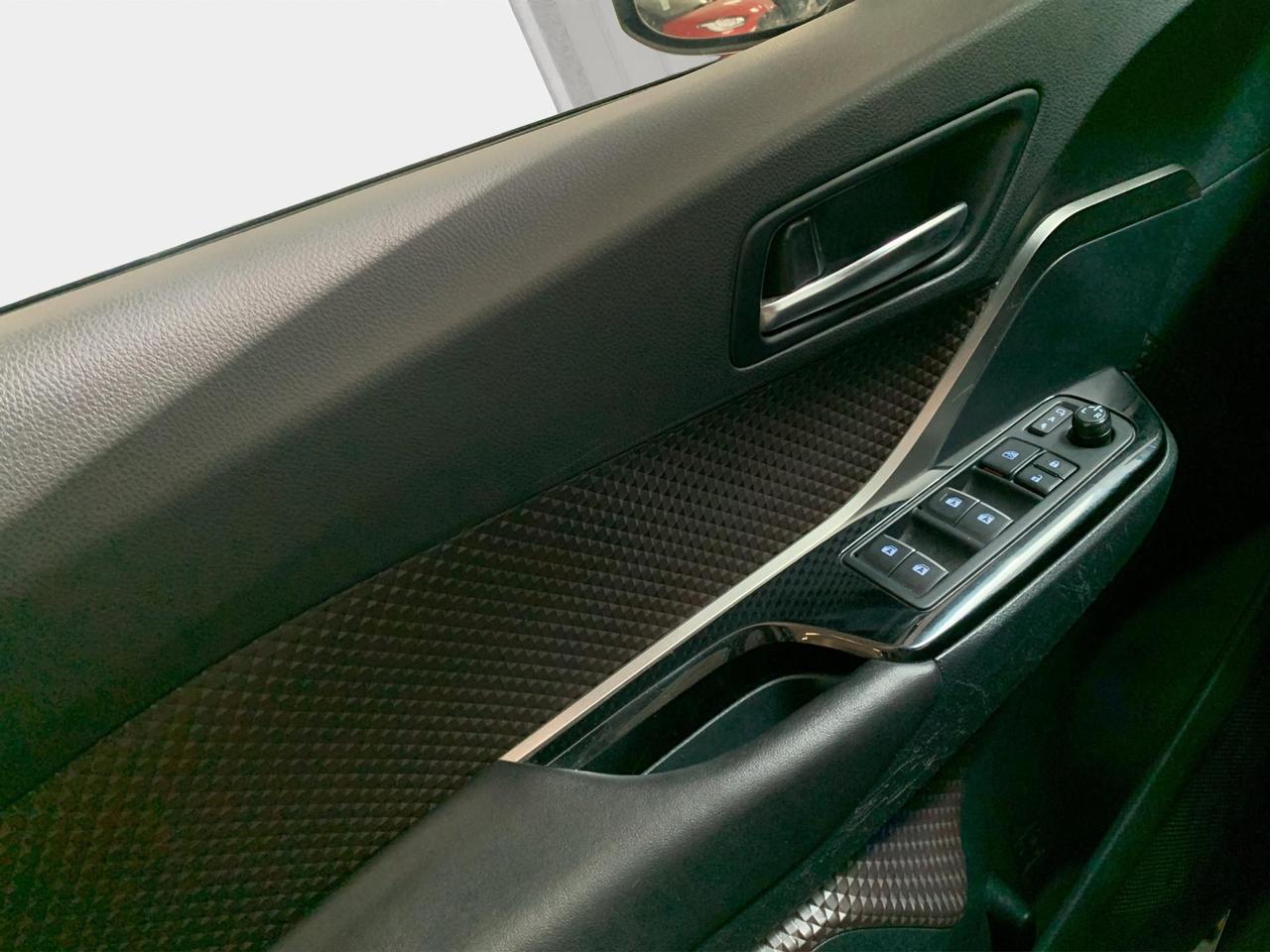 Toyota C-HR 1.8h Lounge 2wd e-cvt