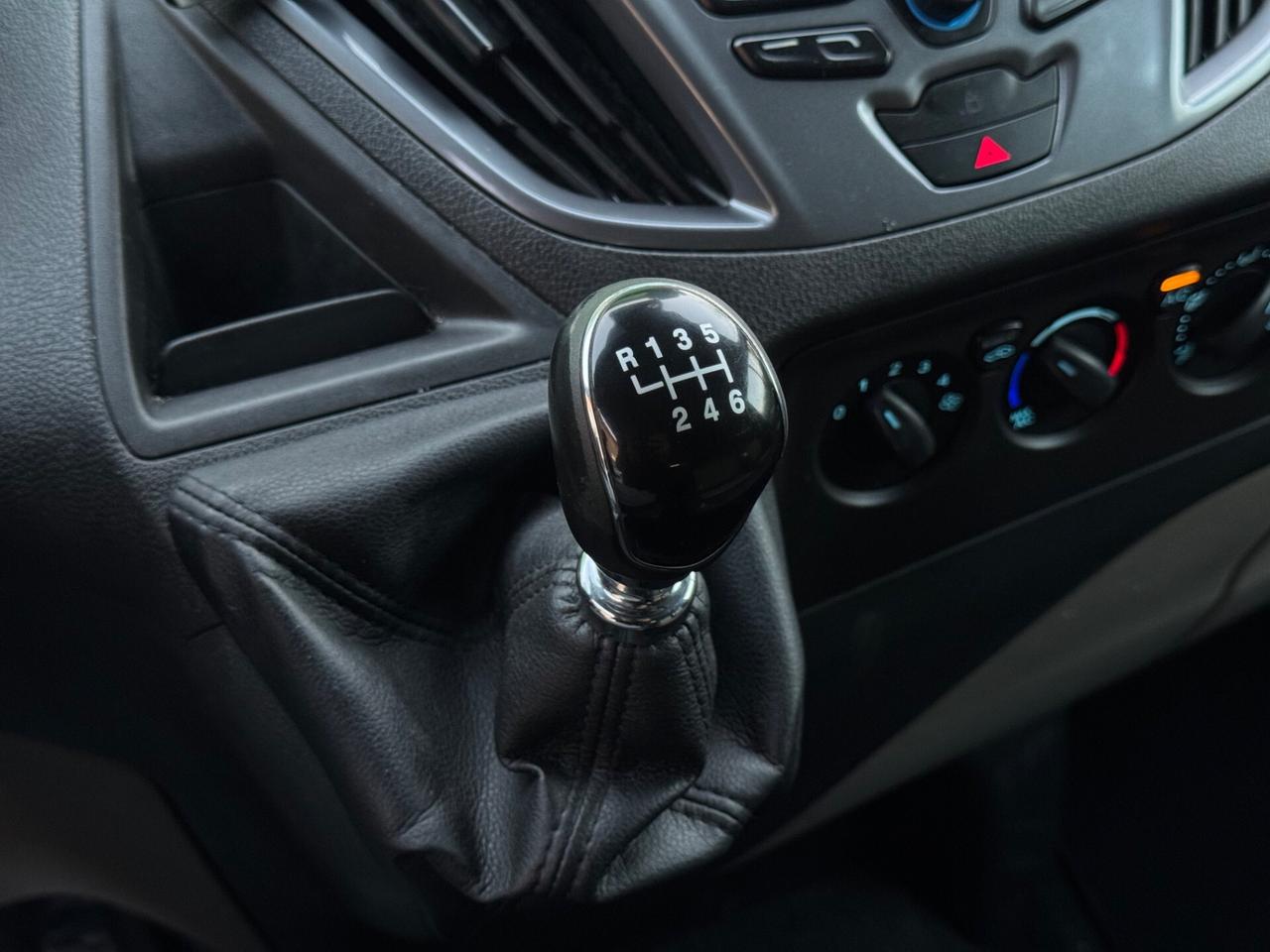 Ford Tourneo Custom 2.0 TDCi 130CV PL Titanium