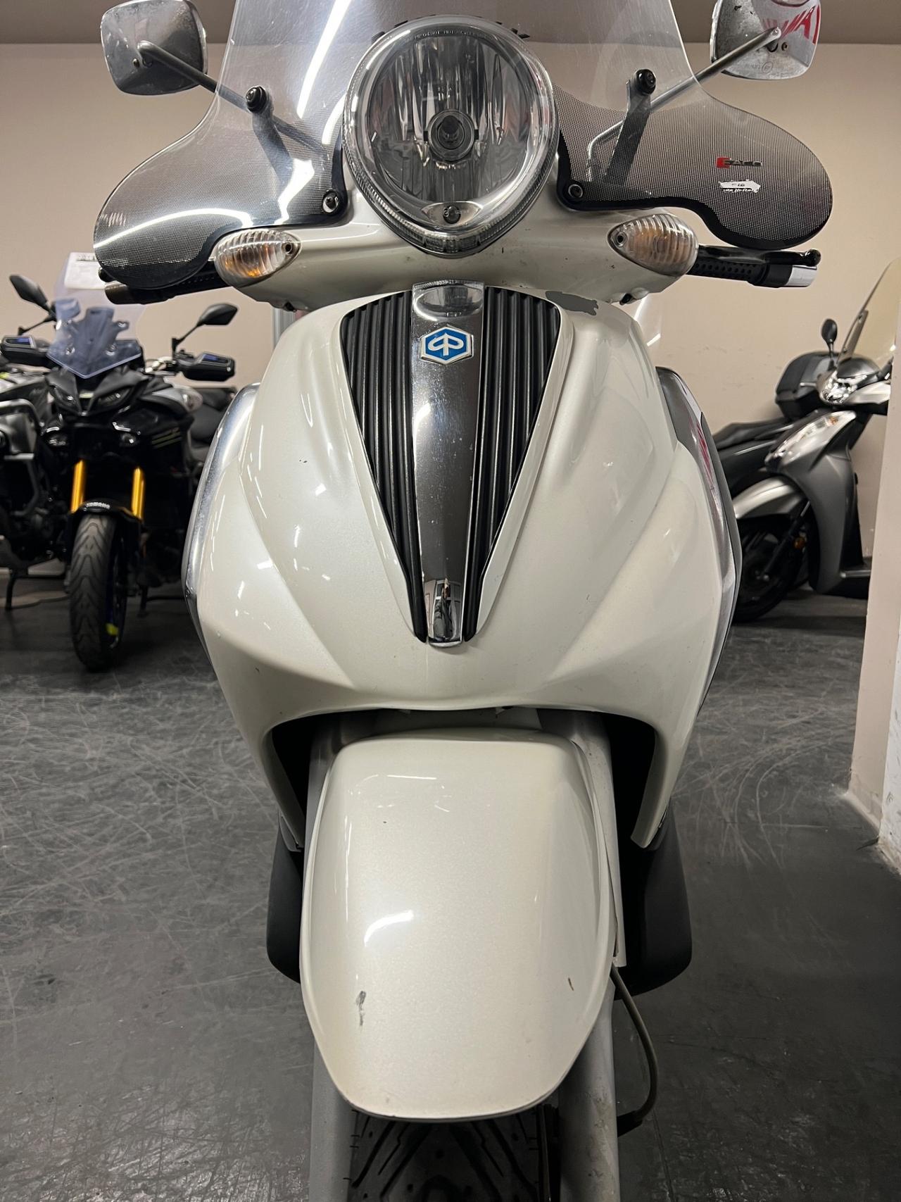 Piaggio Beverly Tourer 300