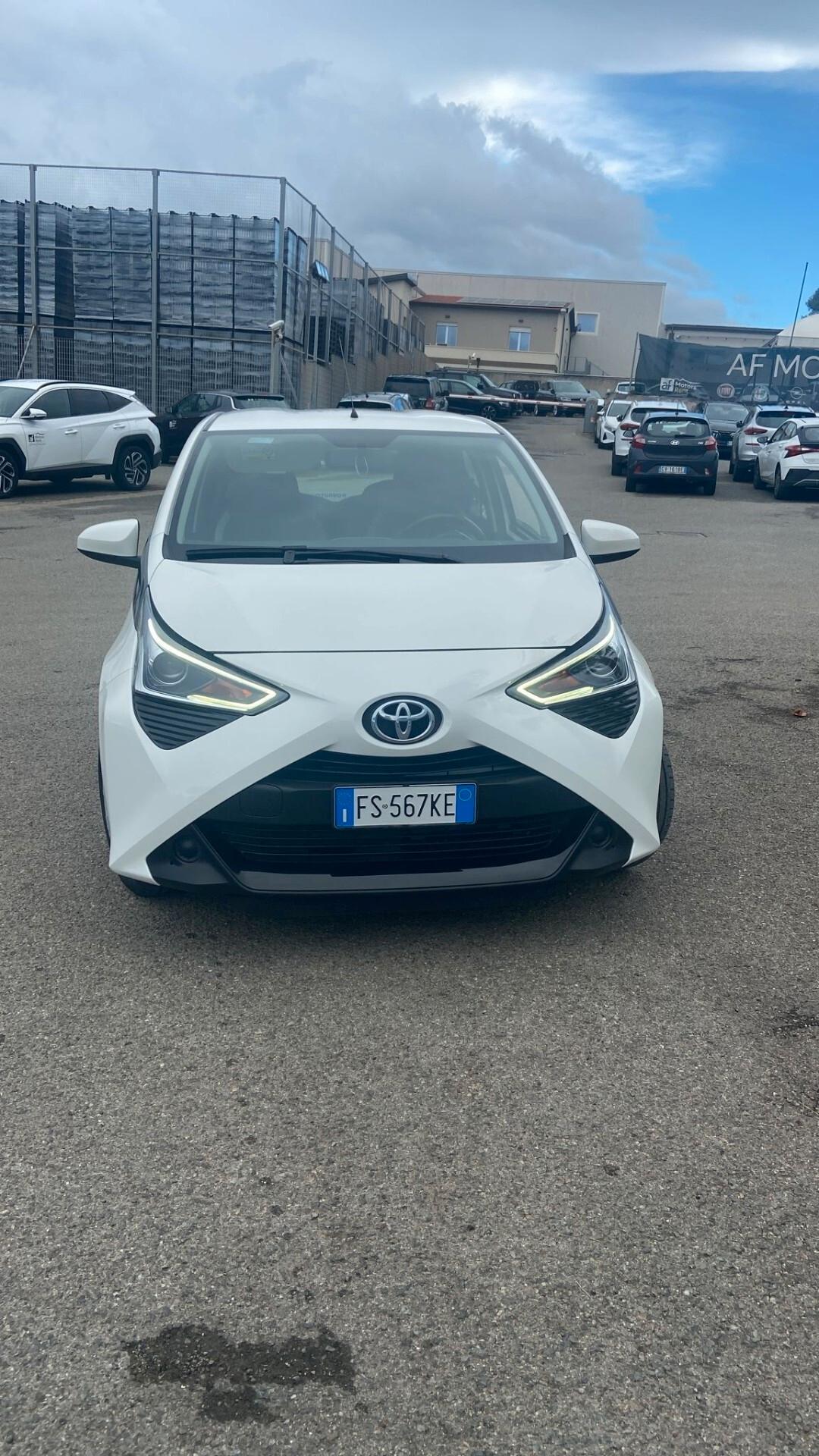 Toyota Aygo 1.0 VVT-i 72 CV 5 porte x-cite