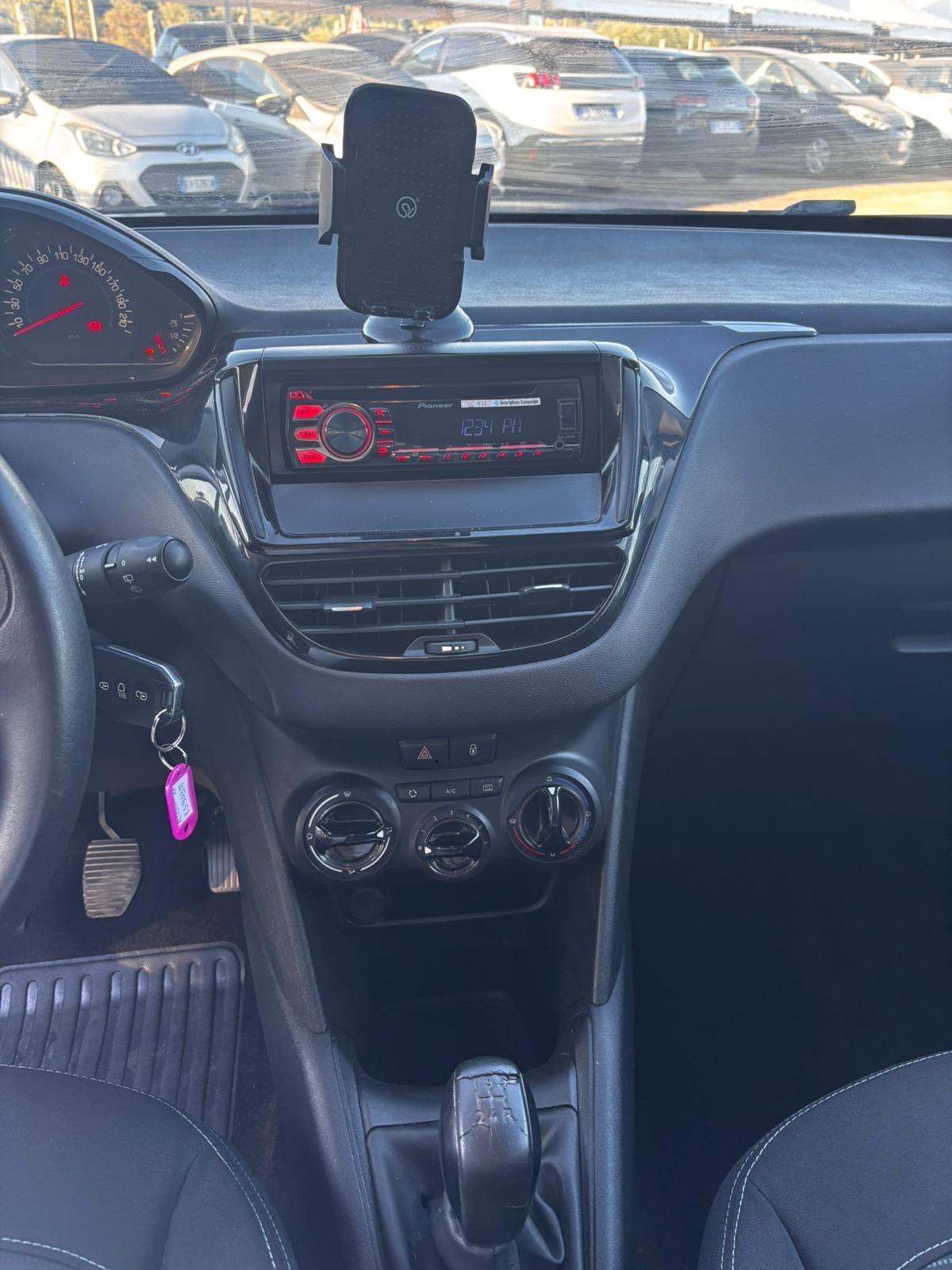 Peugeot 208 1.4 HDi 68 CV 5 porte Allure
