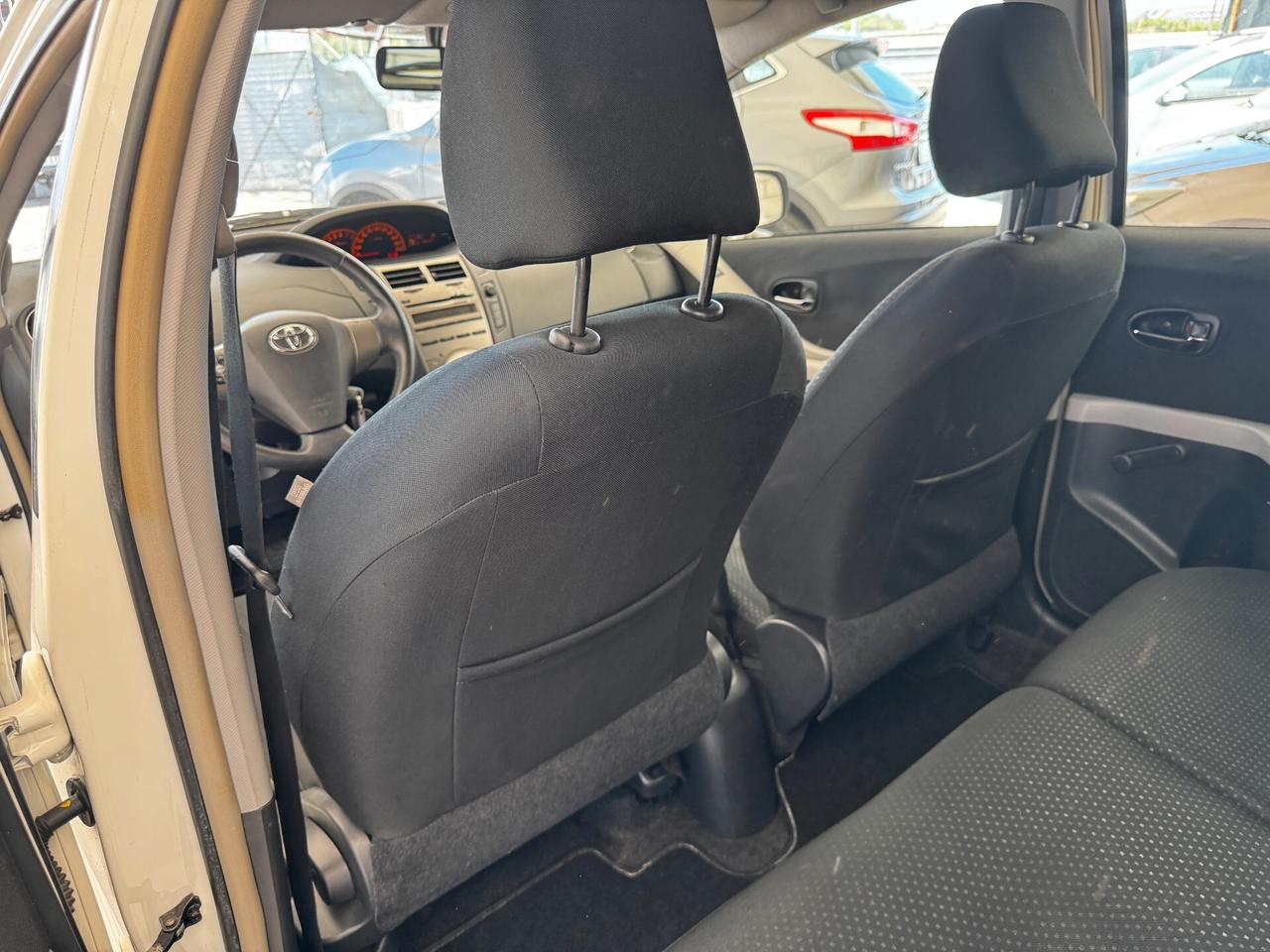 Toyota Yaris 1.0 5 porte Sol 69 Cv