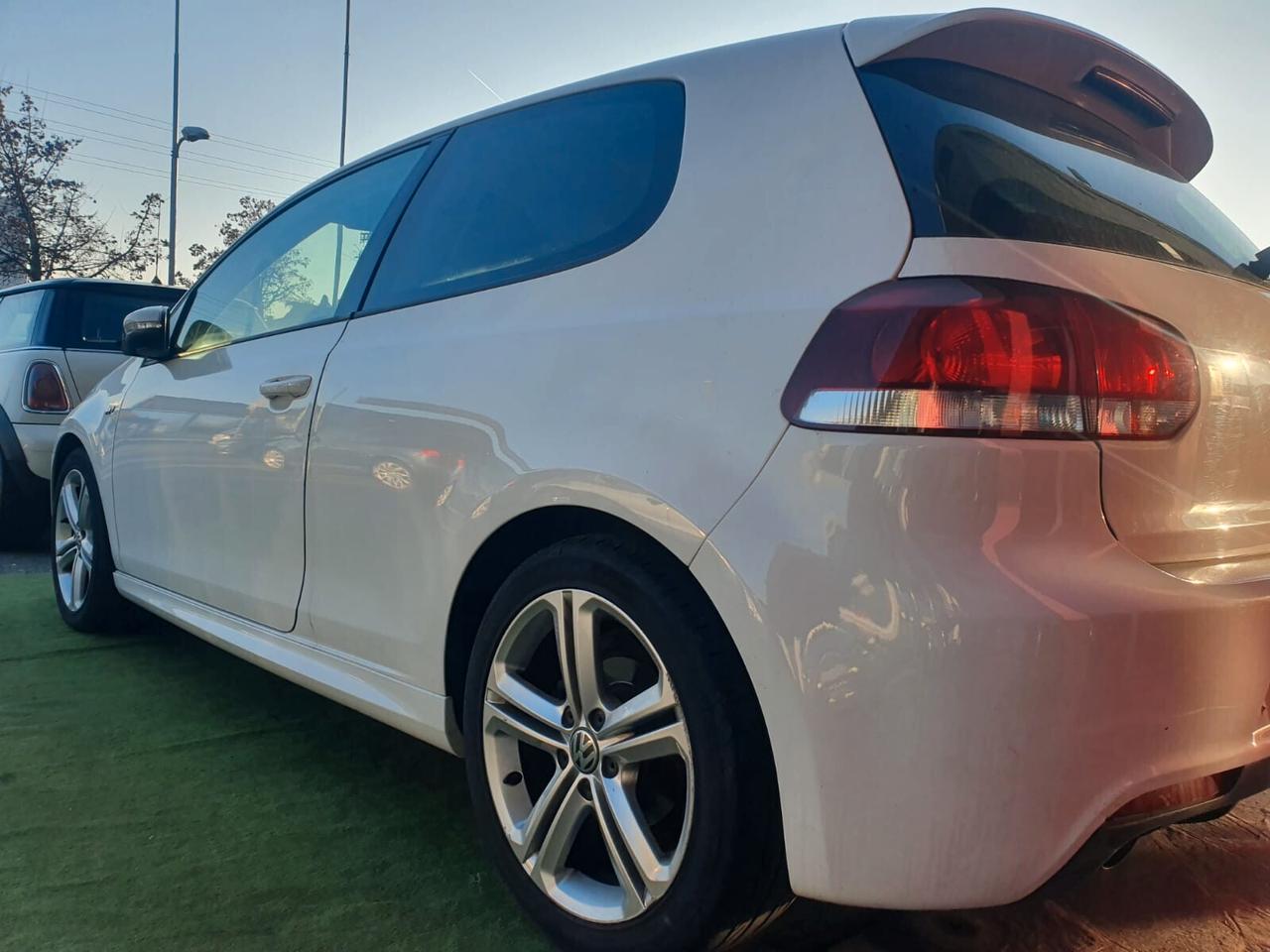 Volkswagen Golf 1.6 TDI DPF 3p. Comf. BlueM. Tech. R Line