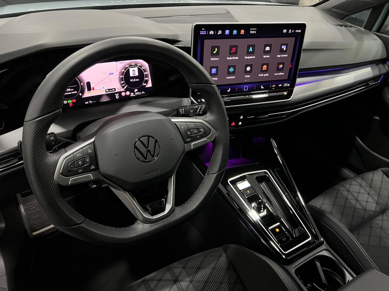 VOLKSWAGEN GOLF 8.5 2.0 TDI DSG R-Line Plus 150 cv