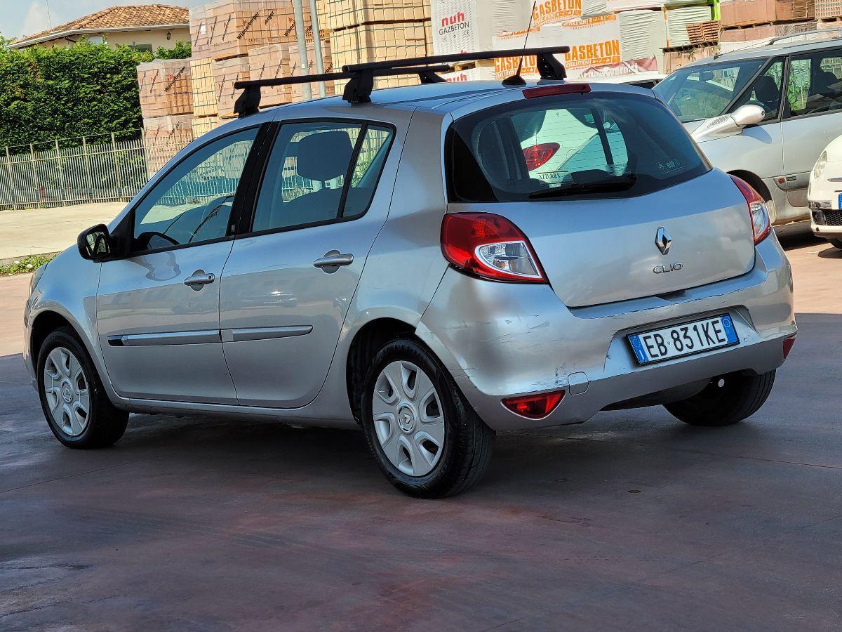 RENAULT - Clio