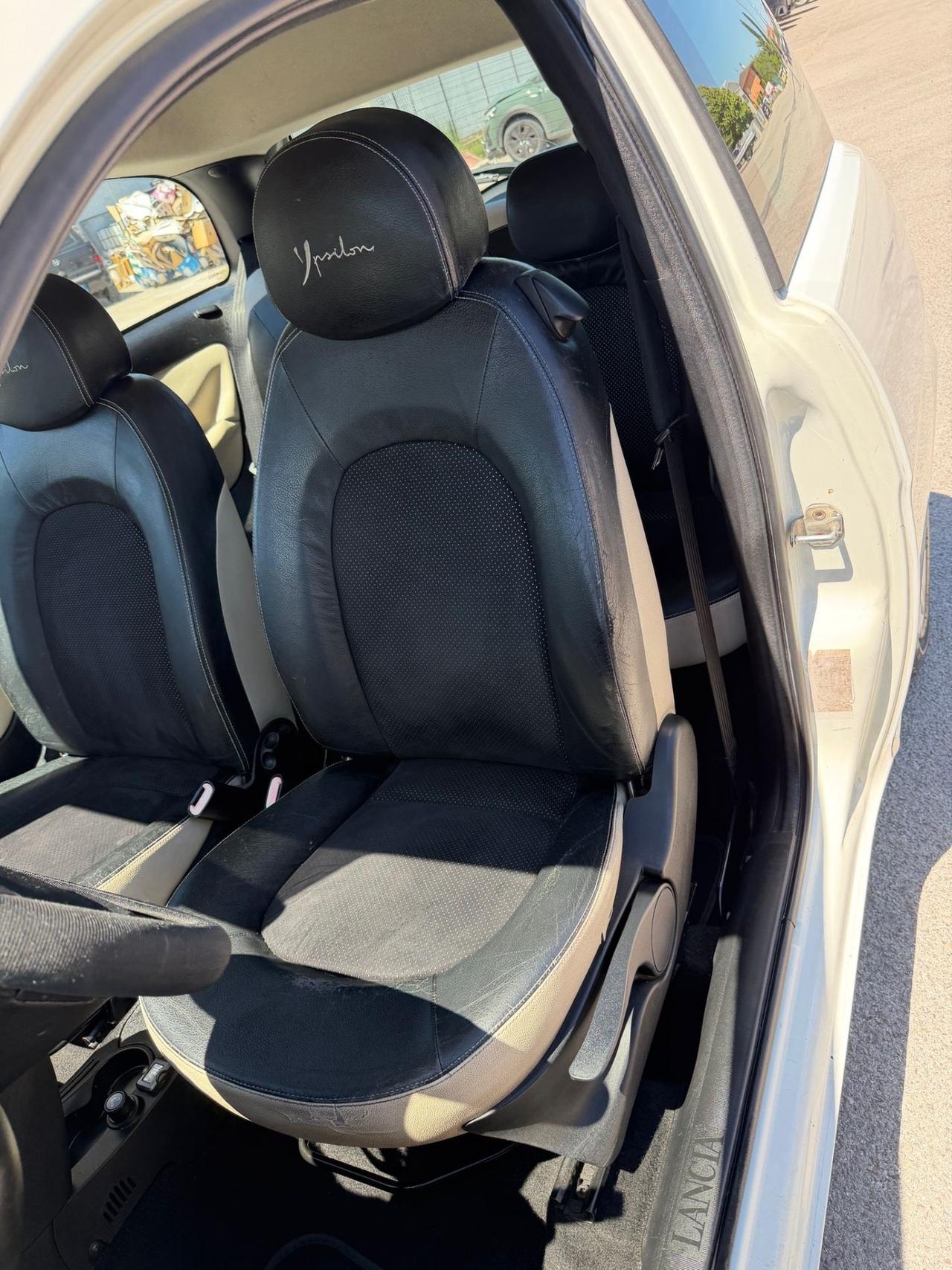 Lancia Ypsilon 1.2 Versus 150000 km