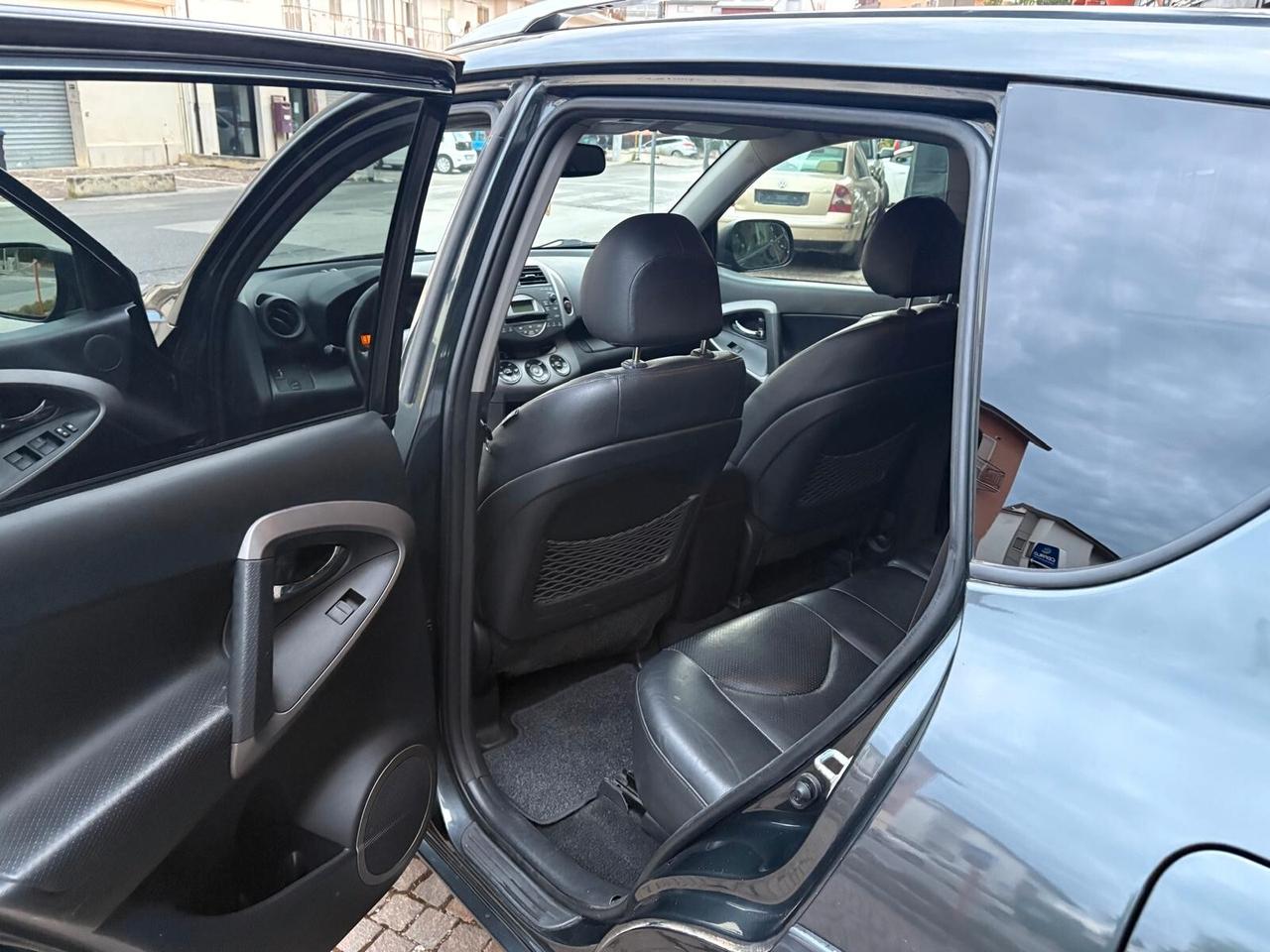 Toyota RAV 4 RAV4 2.2 D-4D 177 CV Luxury