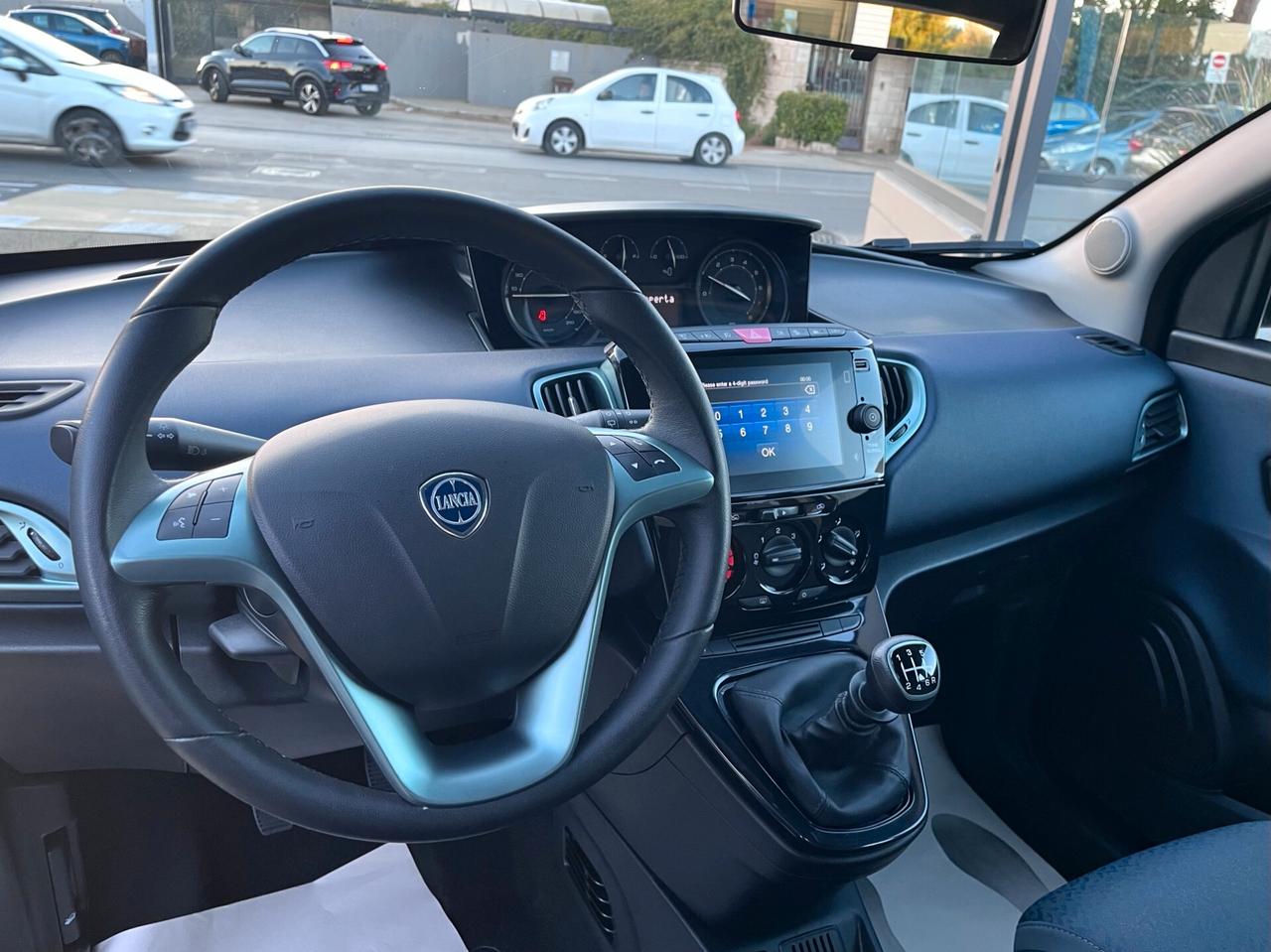 Lancia Ypsilon 1.0 FireFly 5 porte S&S Hybrid Gold