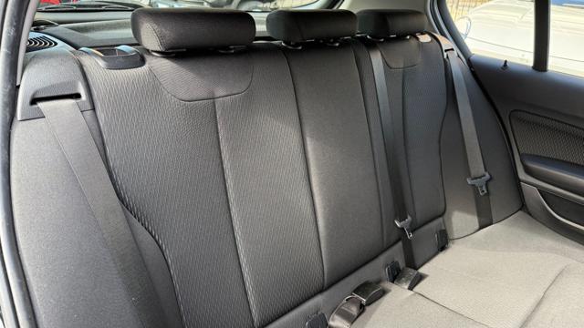 BMW 116 d 5p. BUSINESS 116CV AUTO*NEOPATENTATO*NAVI*C.L.16