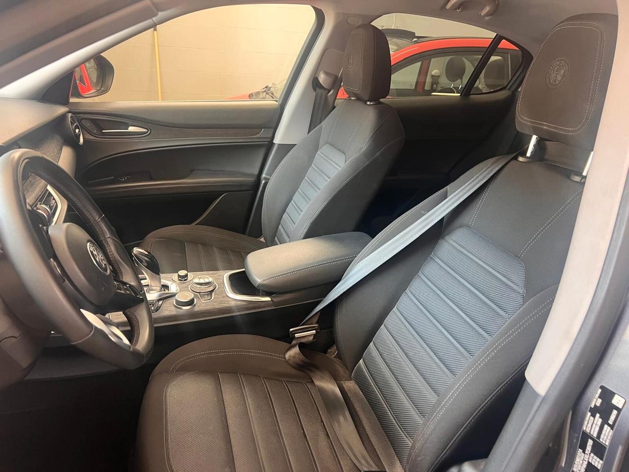 Alfa Romeo Stelvio 2.2 Turbodiesel 190 CV AT8 RWD Business