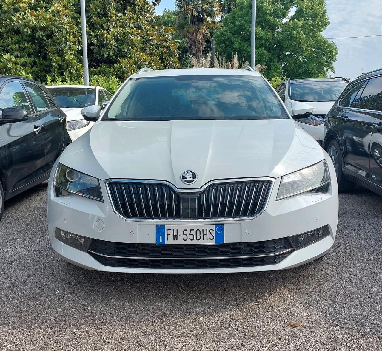 Skoda Superb 1.6 Cambio Automatico Neopatentati