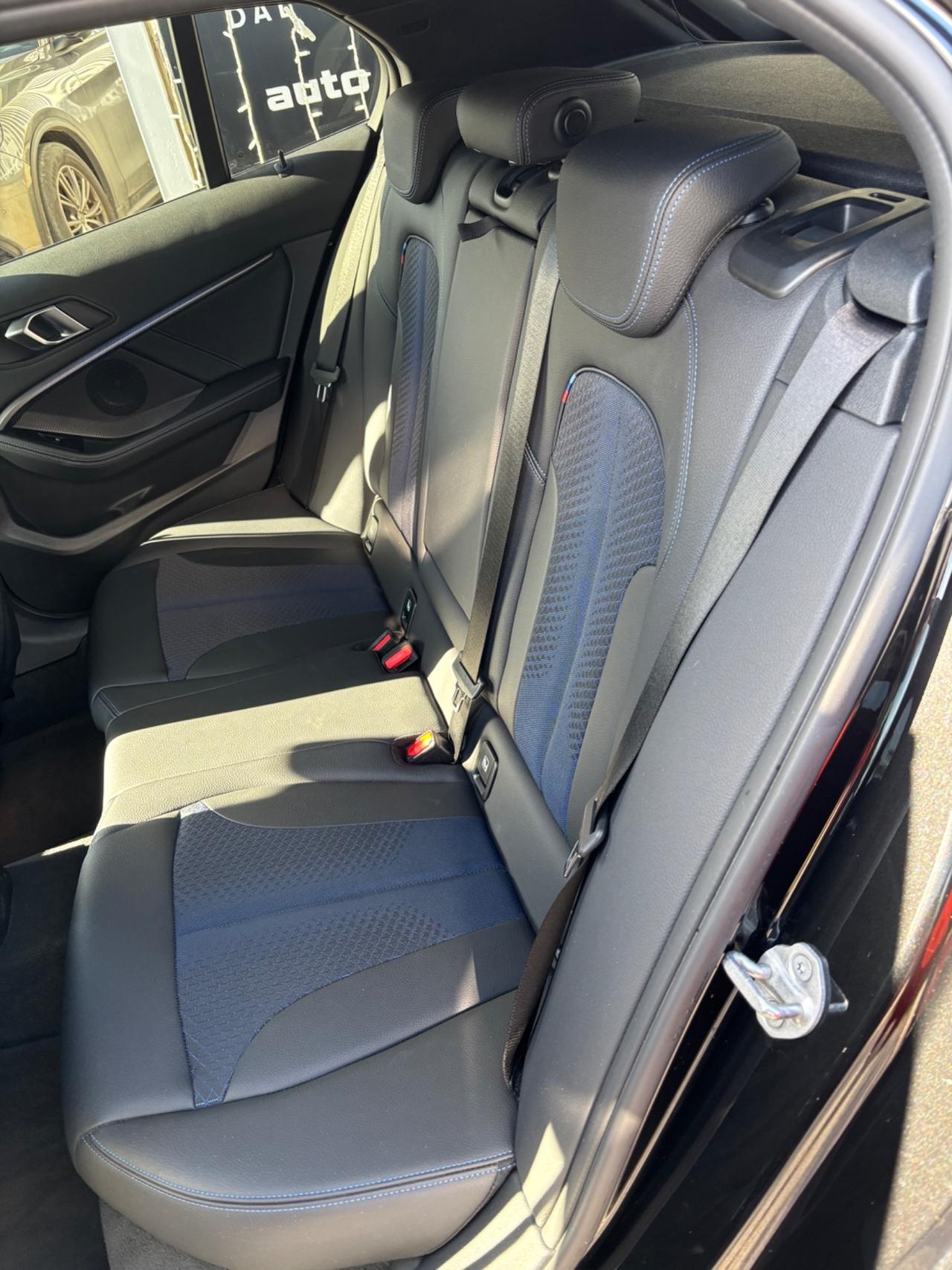 Bmw 118 118d 5p. Msport