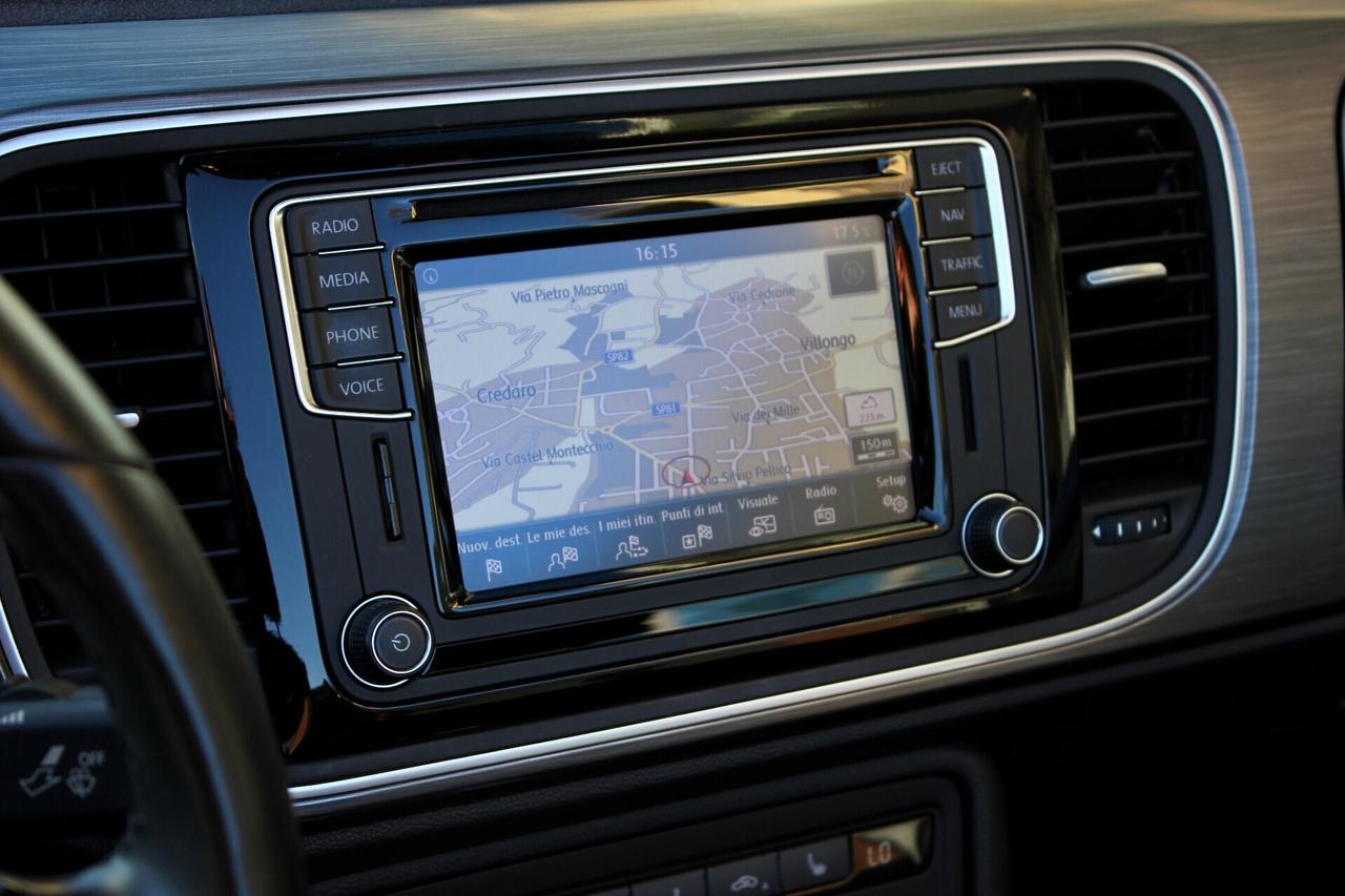 Volkswagen Maggiolino Cabrio 1.2 TSI DSG 105CV NAVY SENSORI