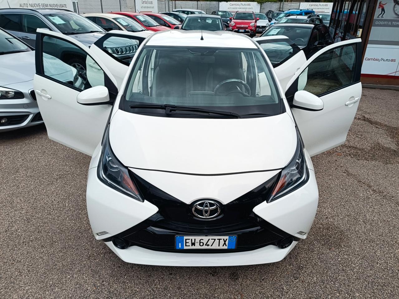 Toyota Aygo 1.0 VVT-i 69 CV 5 porte x-cool