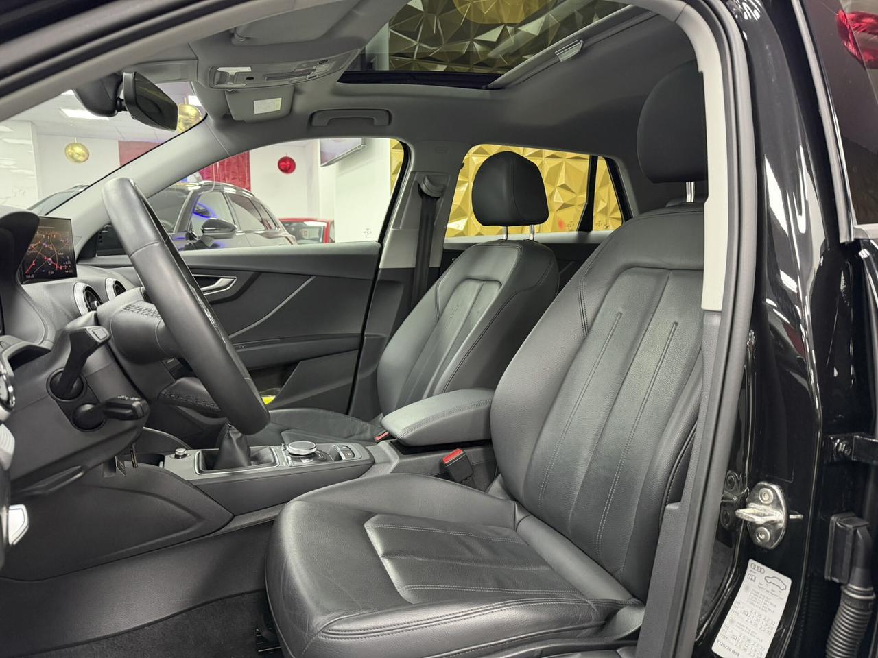 Audi Q2 30 TDI Identity Black S-LINE