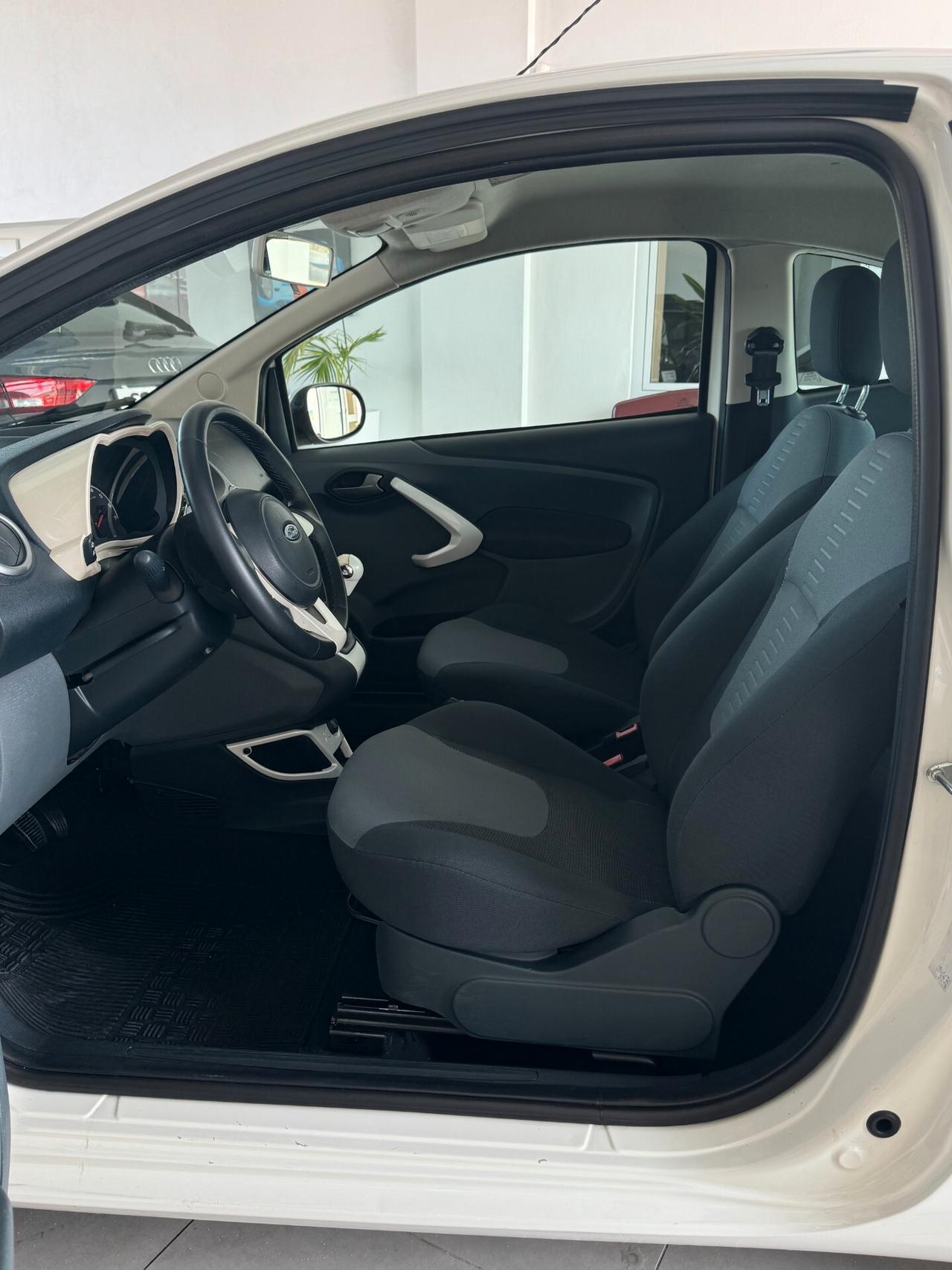 Ford Ka Ka+ 1.2 8V 69CV Titanium