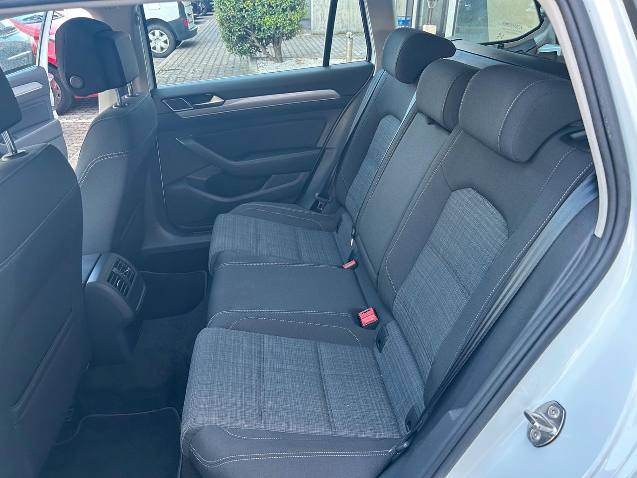 Volkswagen Passat Variant 2.0 tdi 122cv dsg DANNEGGIATA