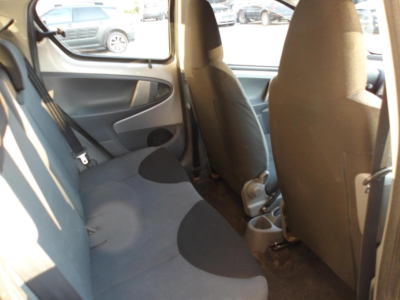 TOYOTA AYGO 5p 1.4d Sol