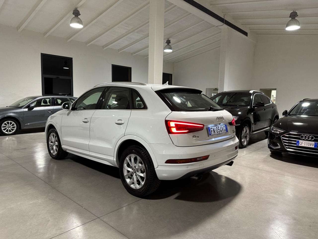 Audi Q3 2.0 TFSI 220 CV quattro S tronic Sport