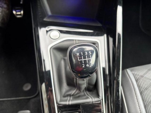 VOLKSWAGEN Golf 1.5 TSI 150CV ACT R-Line *Navi*Sensori