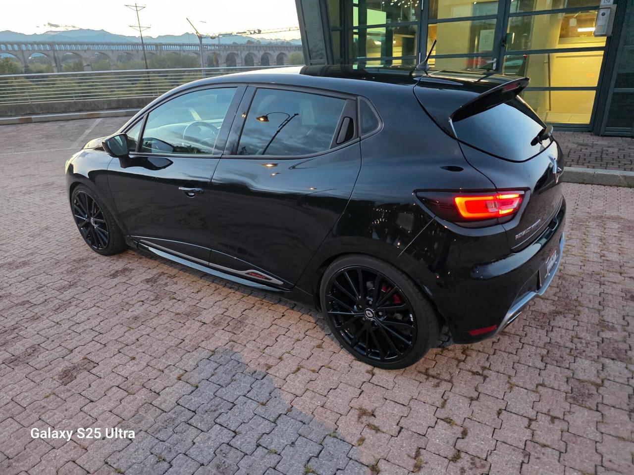 Clio rs trophy cv 220 valutiamo usato