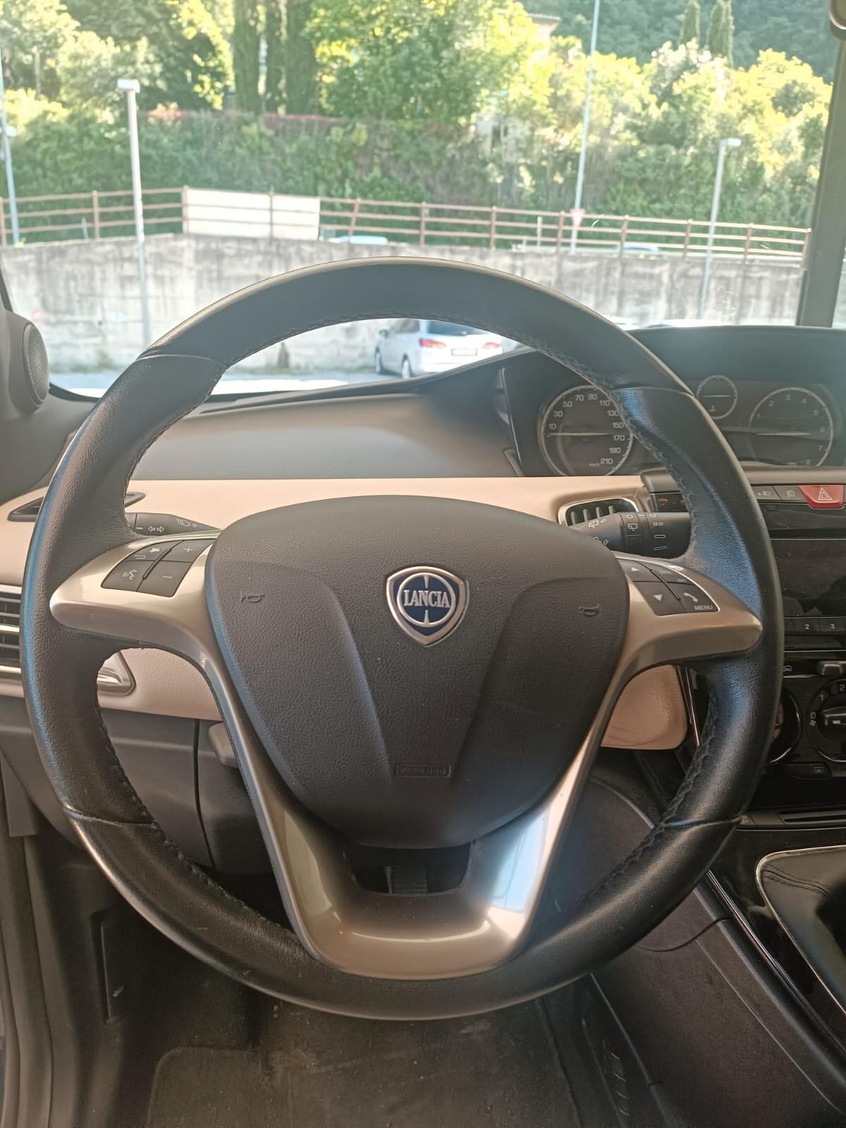 Lancia Ypsilon 1.2 69 CV 5 porte 30th Anniversary