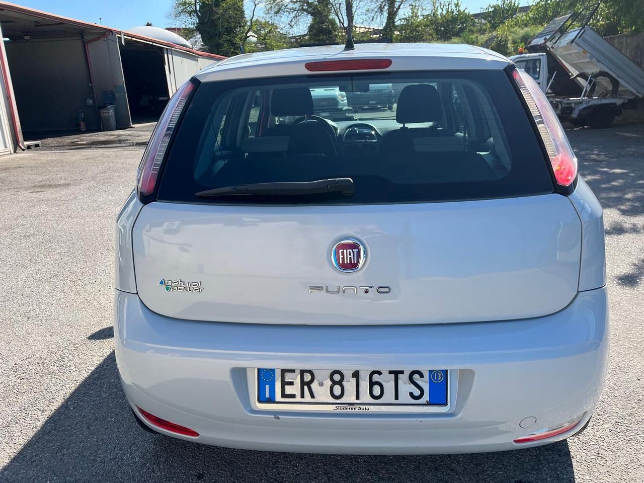 Fiat Grande Punto g.punto-5P-1.4 metano-8v-full-2013