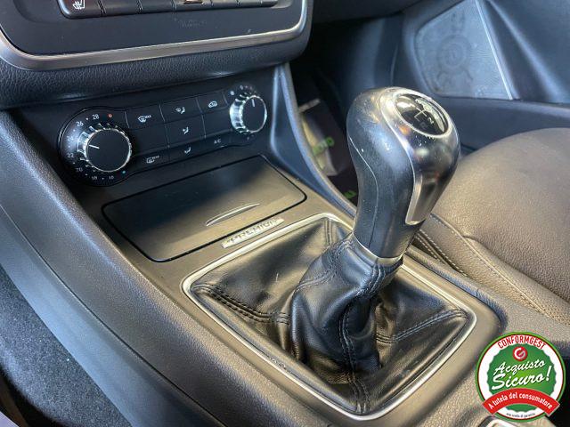 MERCEDES-BENZ A 200 CDI 136cv Night Edition PREMIUM