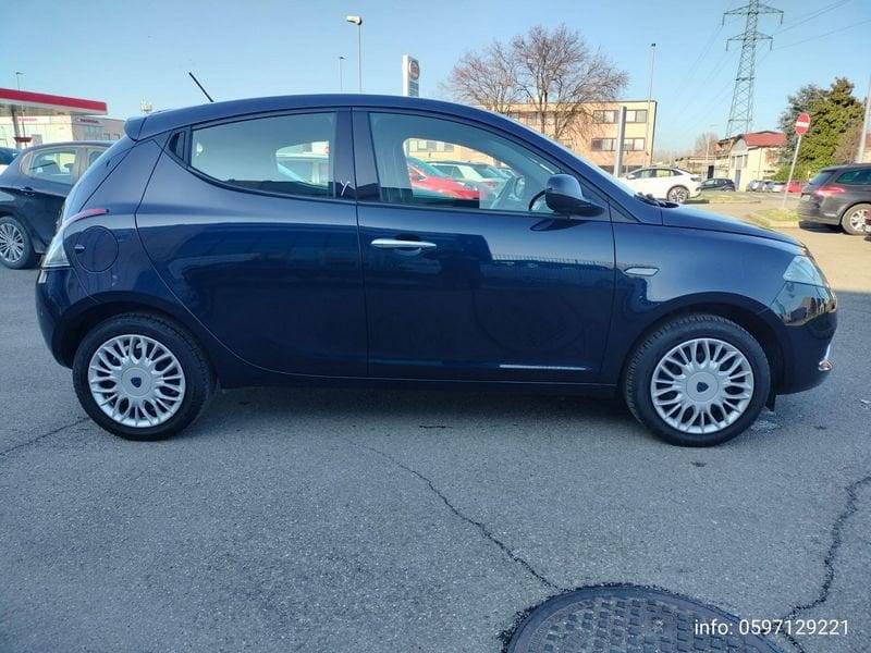 Lancia Ypsilon 1.2 69 CV 5 porte Silver