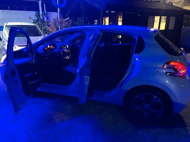 Peugeot 208 1.4 HDi 68 CV 5 porte Access