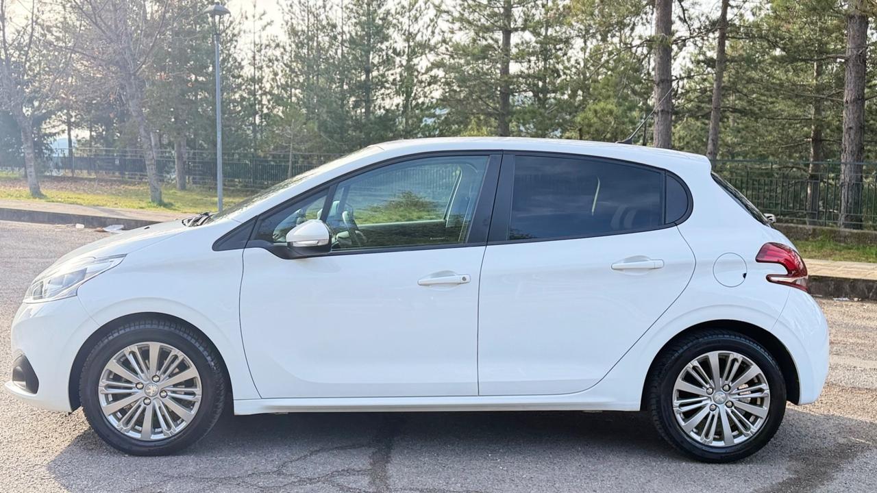 Peugeot 208 BlueHDi 75 5 porte Allure