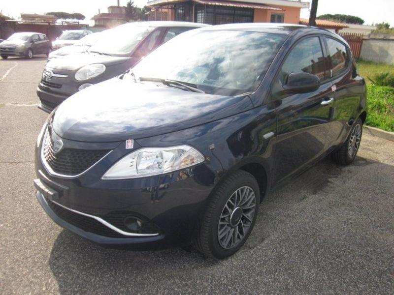 Lancia Ypsilon FireFly 5 porte S&S Hybrid Silver * NUOVE *