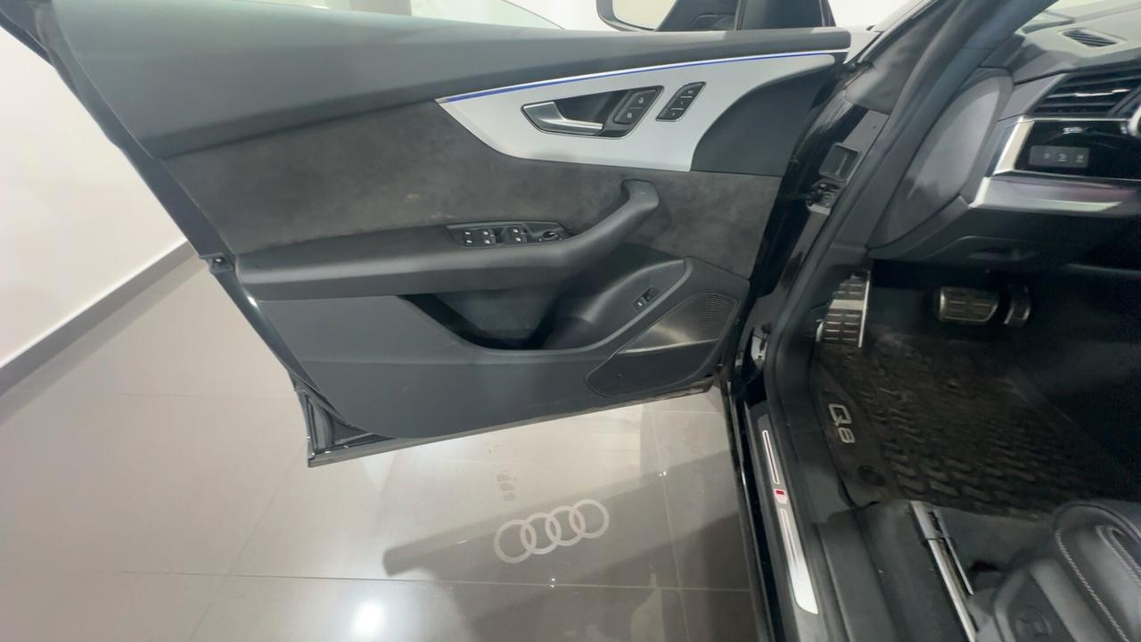 Audi Q8 55 TFSI quattro tiptronic