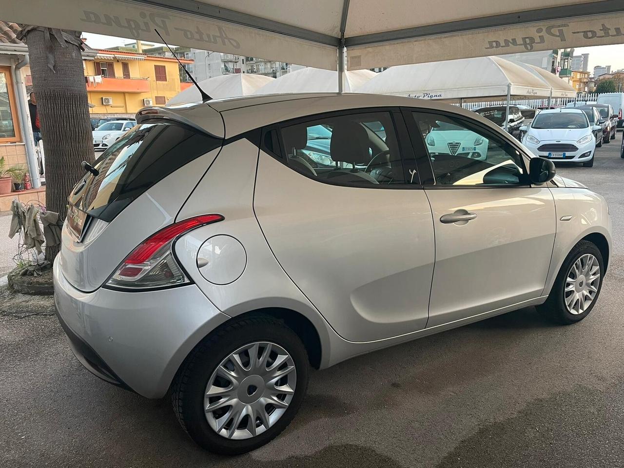 Lancia Ypsilon 1.2 69 CV 5 porte GPL Ecochic Gold