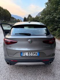 Alfa Romeo Stelvio 2.2 Turbodiesel 180 CV AT8 Q4 Business
